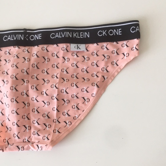 Calvin Klein CK One Bikini Brief Size Medium - Picture 10 of 15